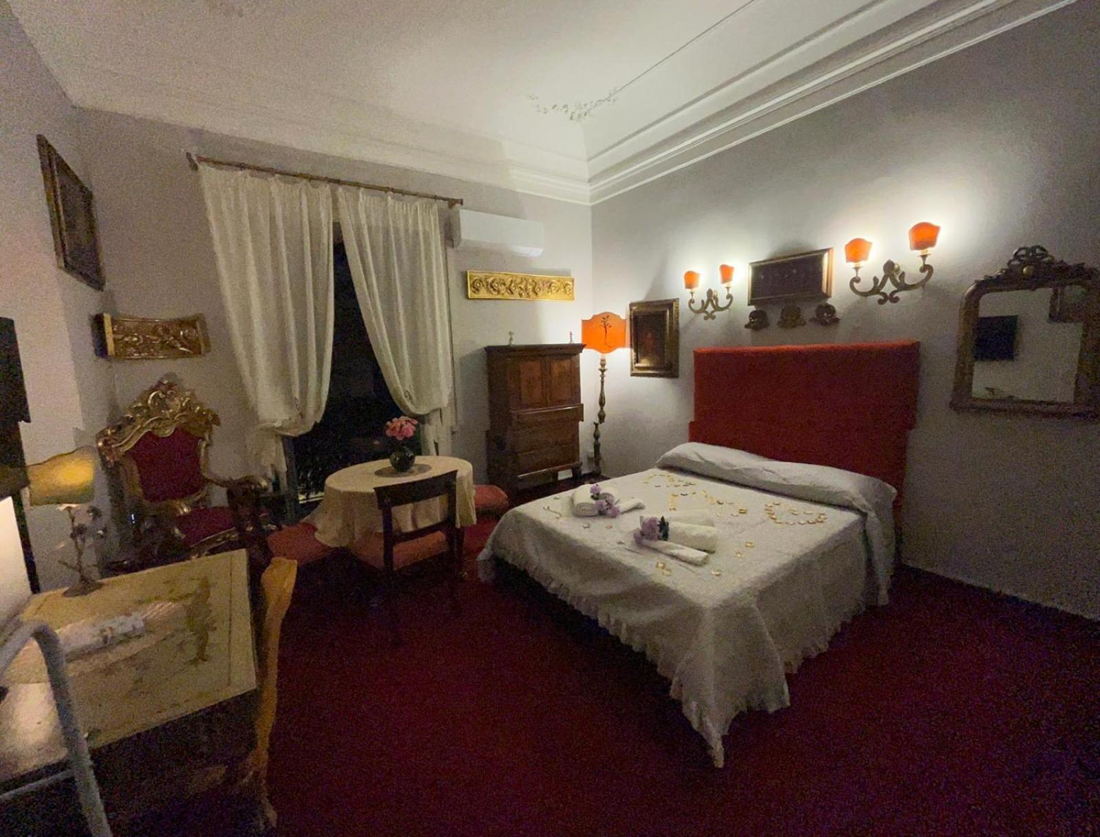 La Dimora Dell'Imperatore Catánia Buitenkant foto
